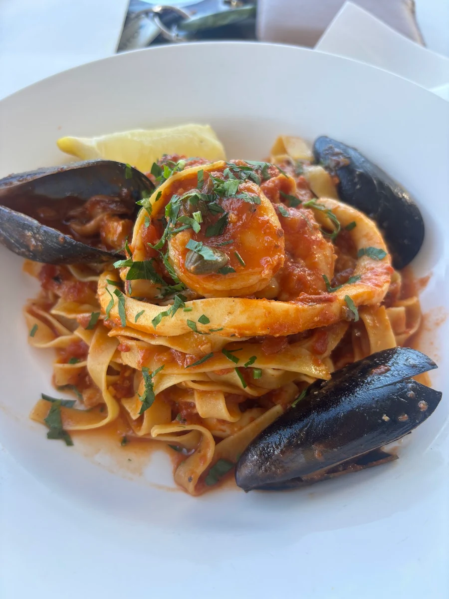 Food & drink, Gianni's