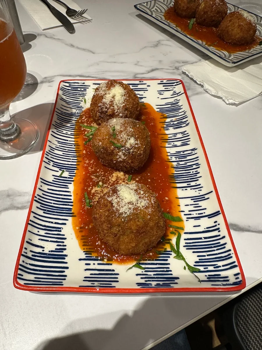 Food & drink, Gianni's