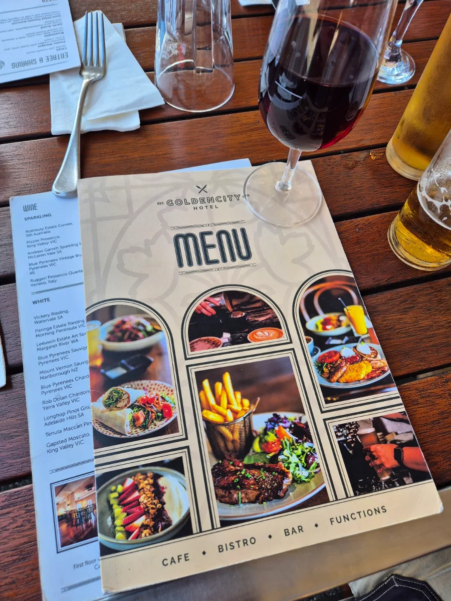 Menu, Golden City Hotel