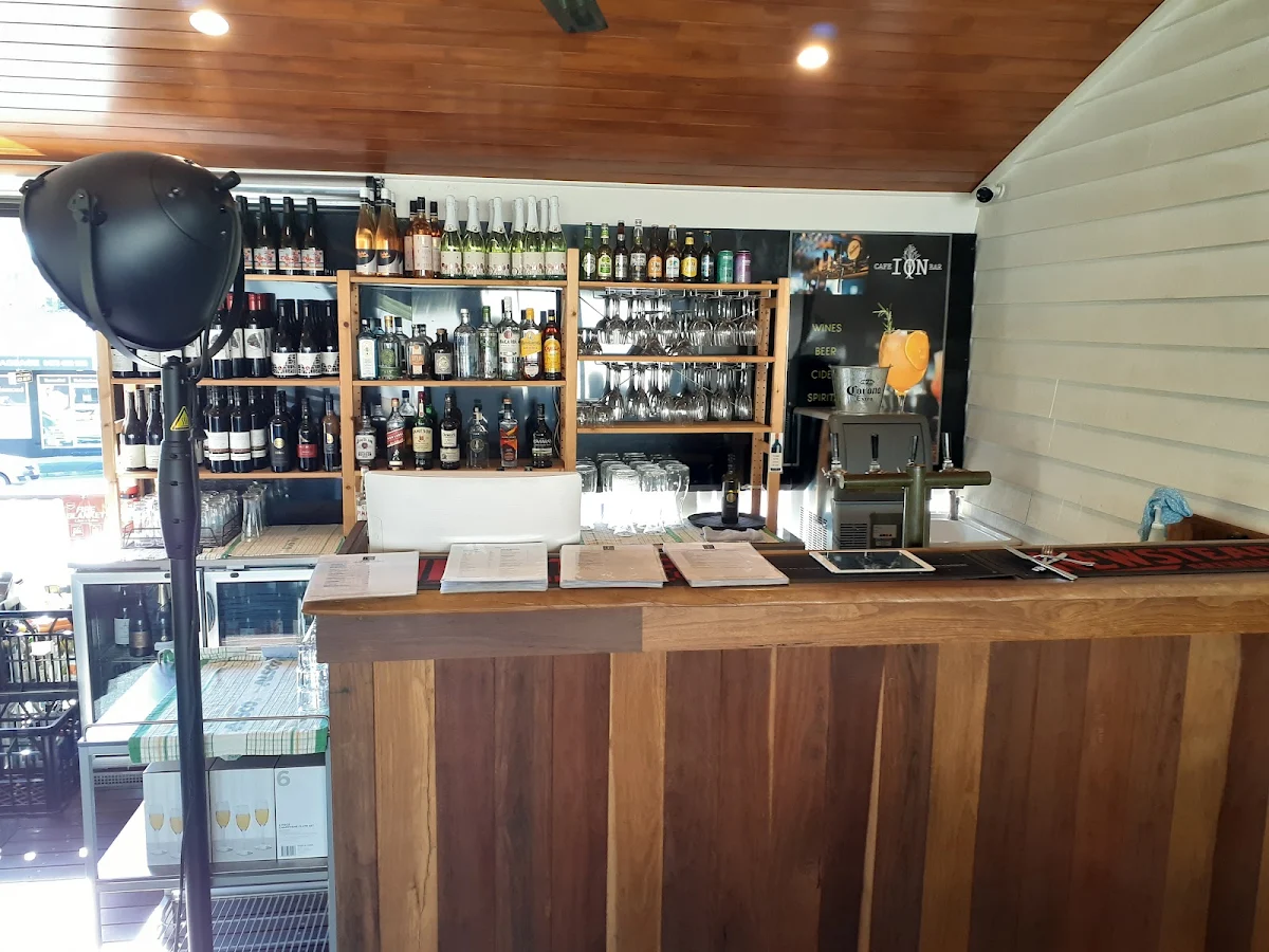 Vibe, ION Cafe
