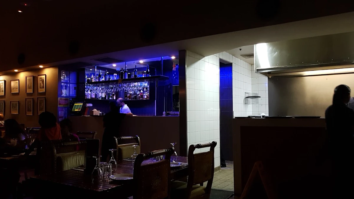 Vibe, Maharaja's Lakeside Restaurant