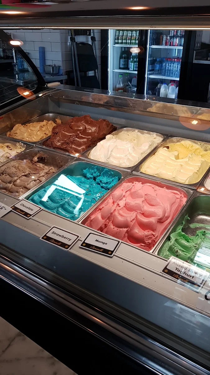 Vibe, Cafe Brunelli