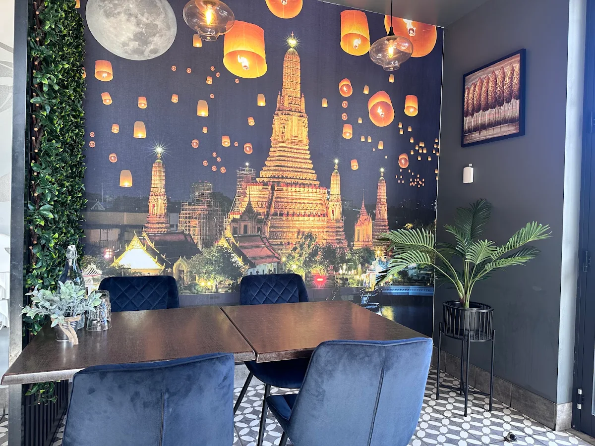Vibe, Silver Spoon Vincentia (Authentic Thai Food)