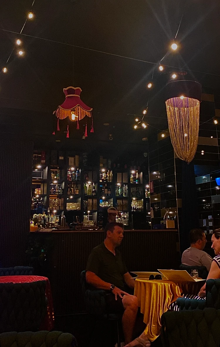 Vibe, Fantome Wine Bar & Cocktails
