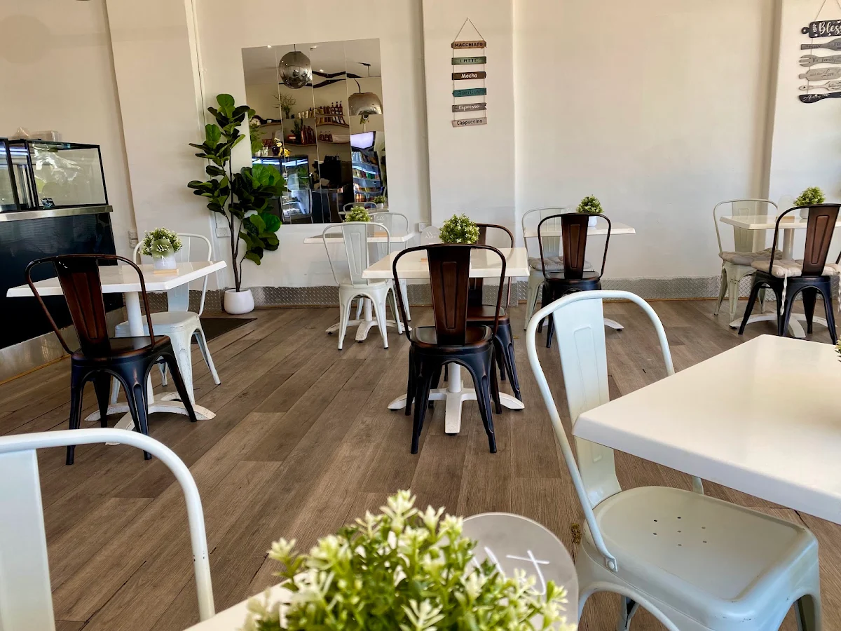 Vibe, The Point Cafe