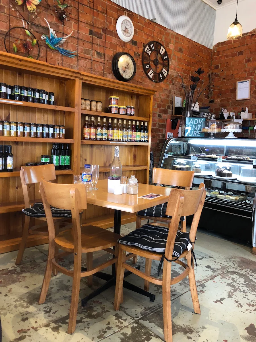 Vibe, Just A Little Cafe