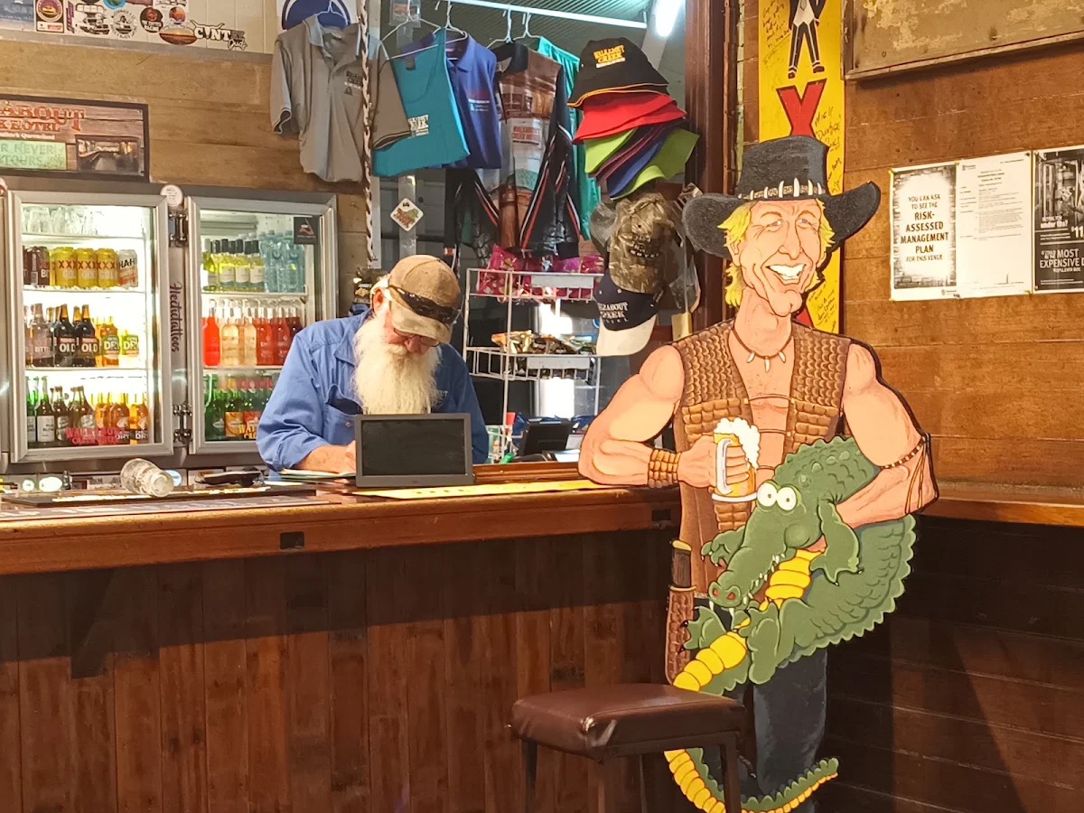 Vibe, Crocodile Dundee's Walkabout Creek Hotel