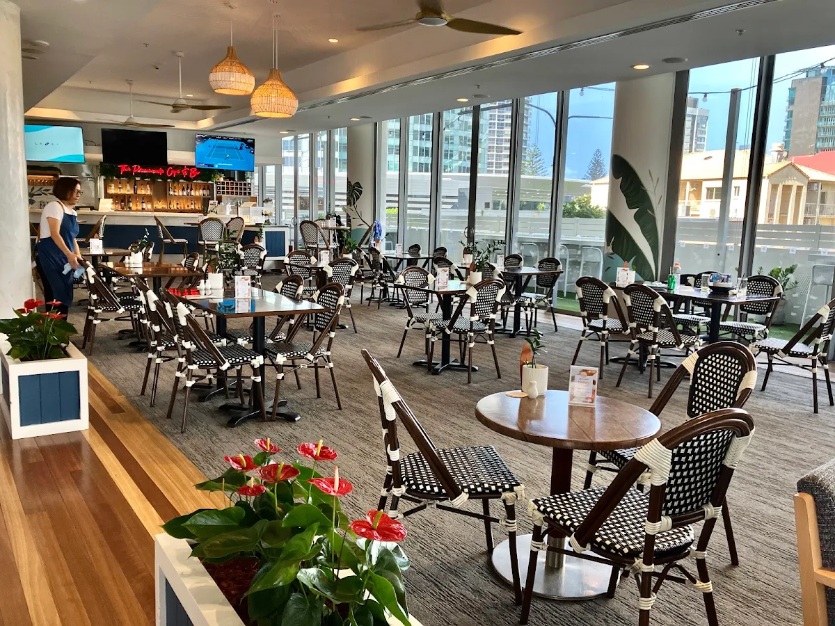 Vibe, The Promenade Cafe and Bar