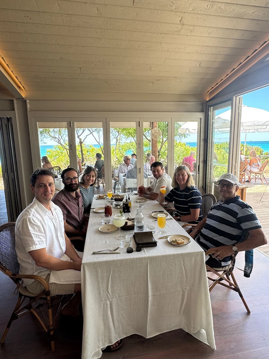 Vibe, ilma Beach House