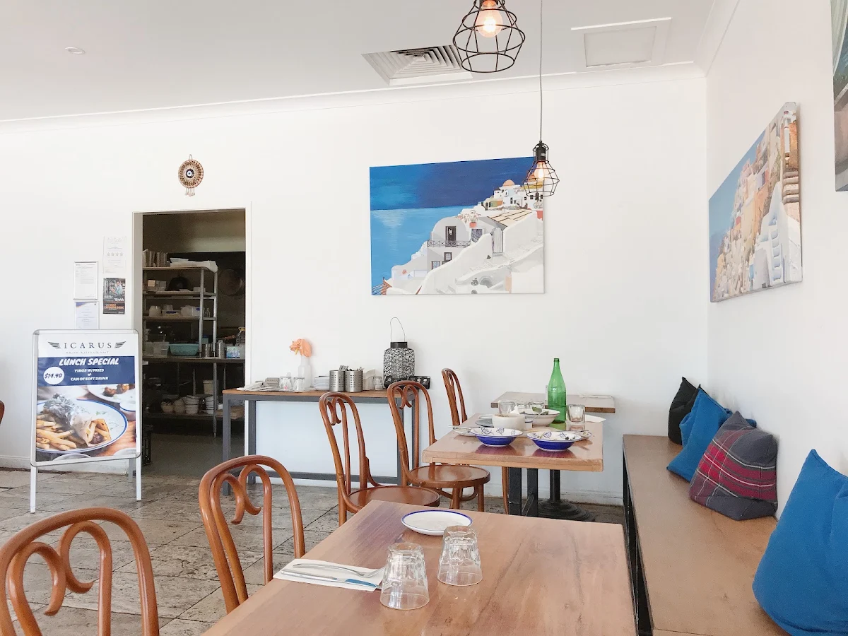 Vibe, Icarus Greek Restaurant