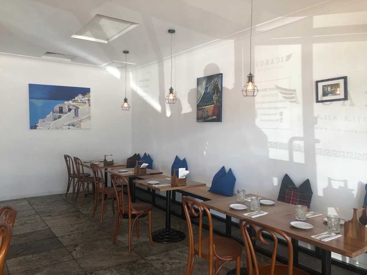Vibe, Icarus Greek Restaurant