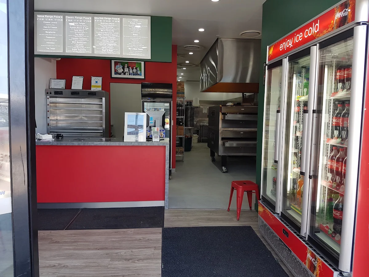 Vibe, Ma's Pizza Kitchen - Rural View
