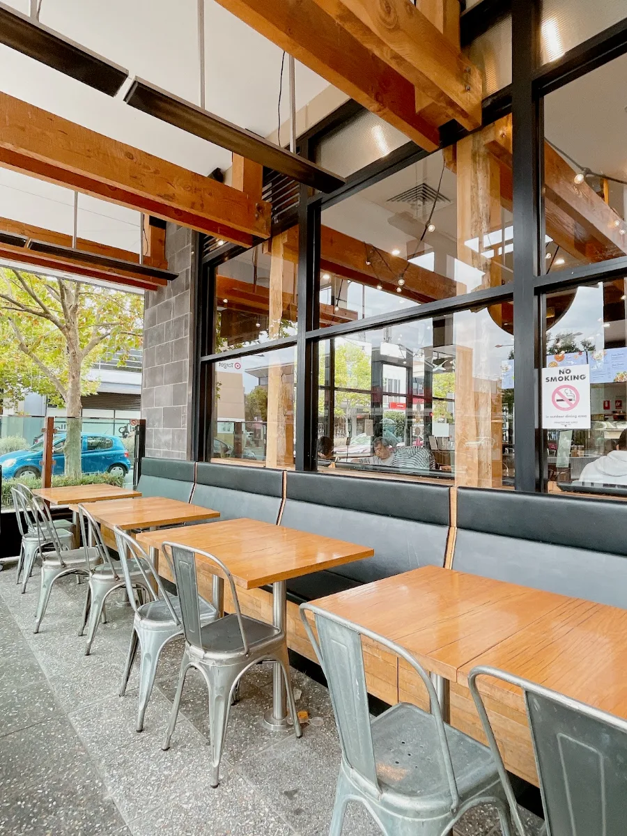 Vibe, Schnitz Point Cook