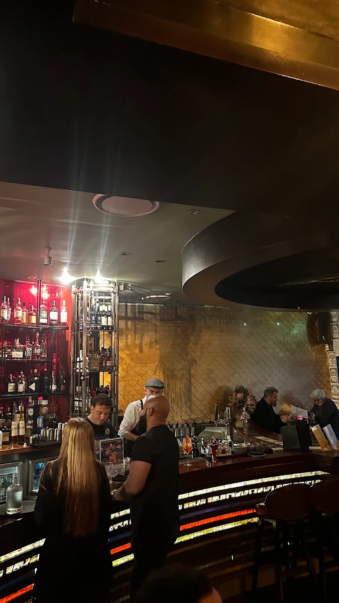 Vibe, Lychee Lounge