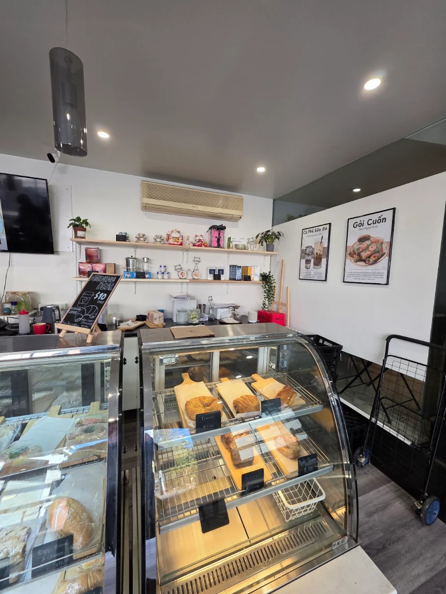 Vibe, Dang Good Cafe