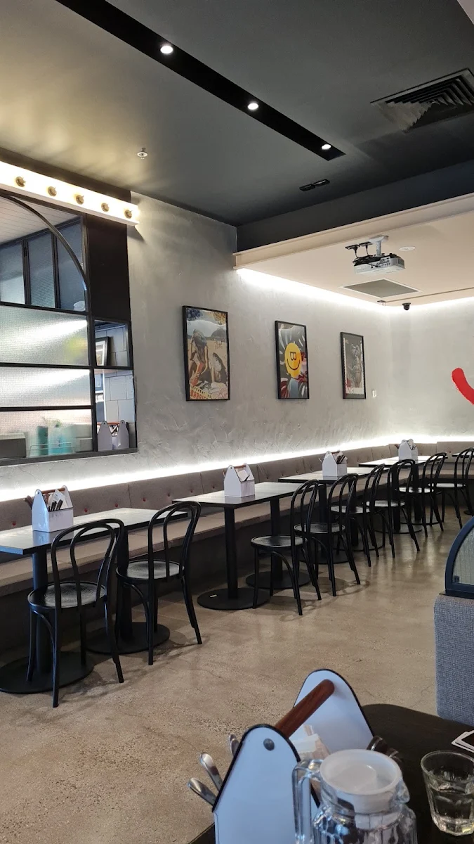 Vibe, Burger Urge (Earlville)