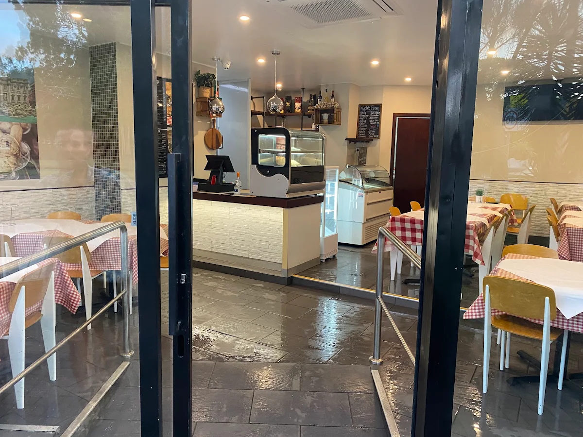 Vibe, Lilyfield Pizzeria Rosticceria