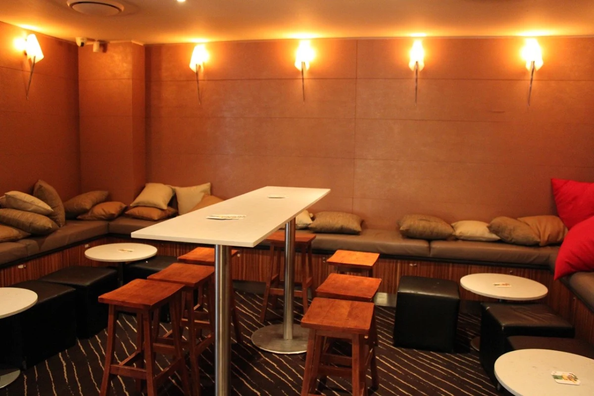 Vibe, Terrace Hotel