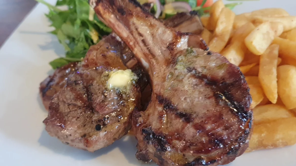 Food & drink, The Crystal Restaurant n Bar