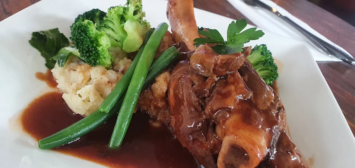 Food & drink, The Crystal Restaurant n Bar