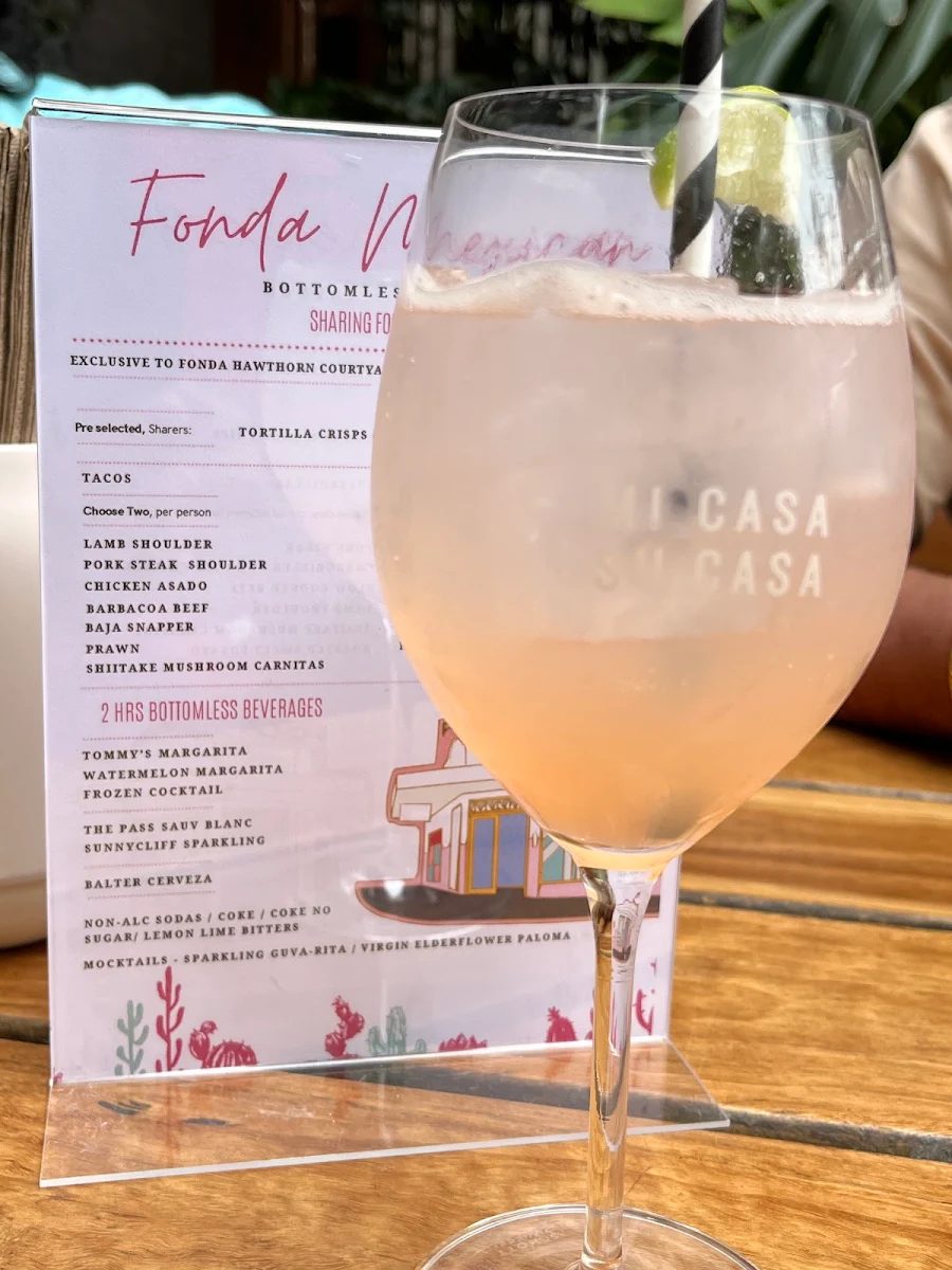 Menu, Fonda Mexican Hawthorn
