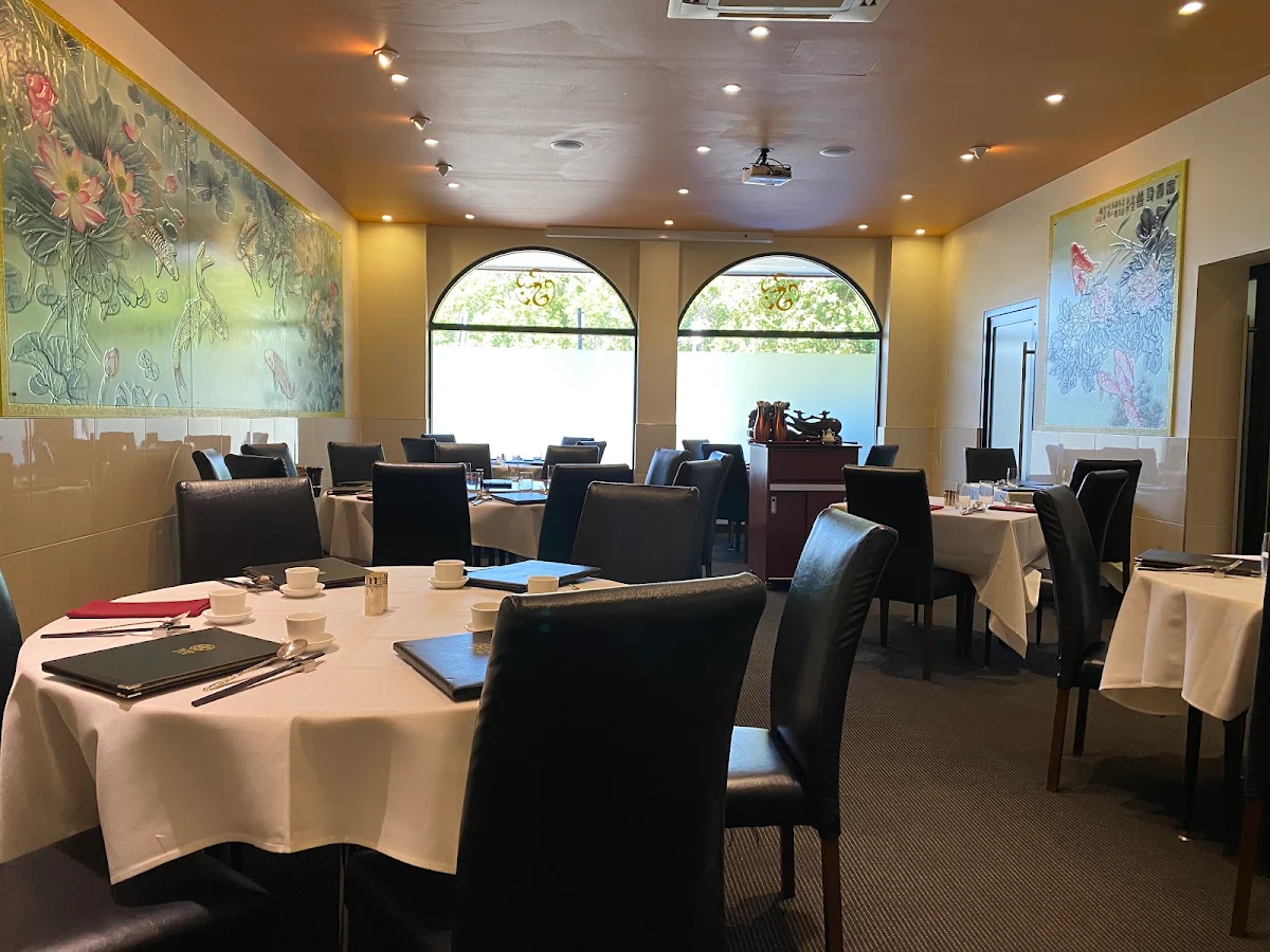 Me Wah Restaurant cover