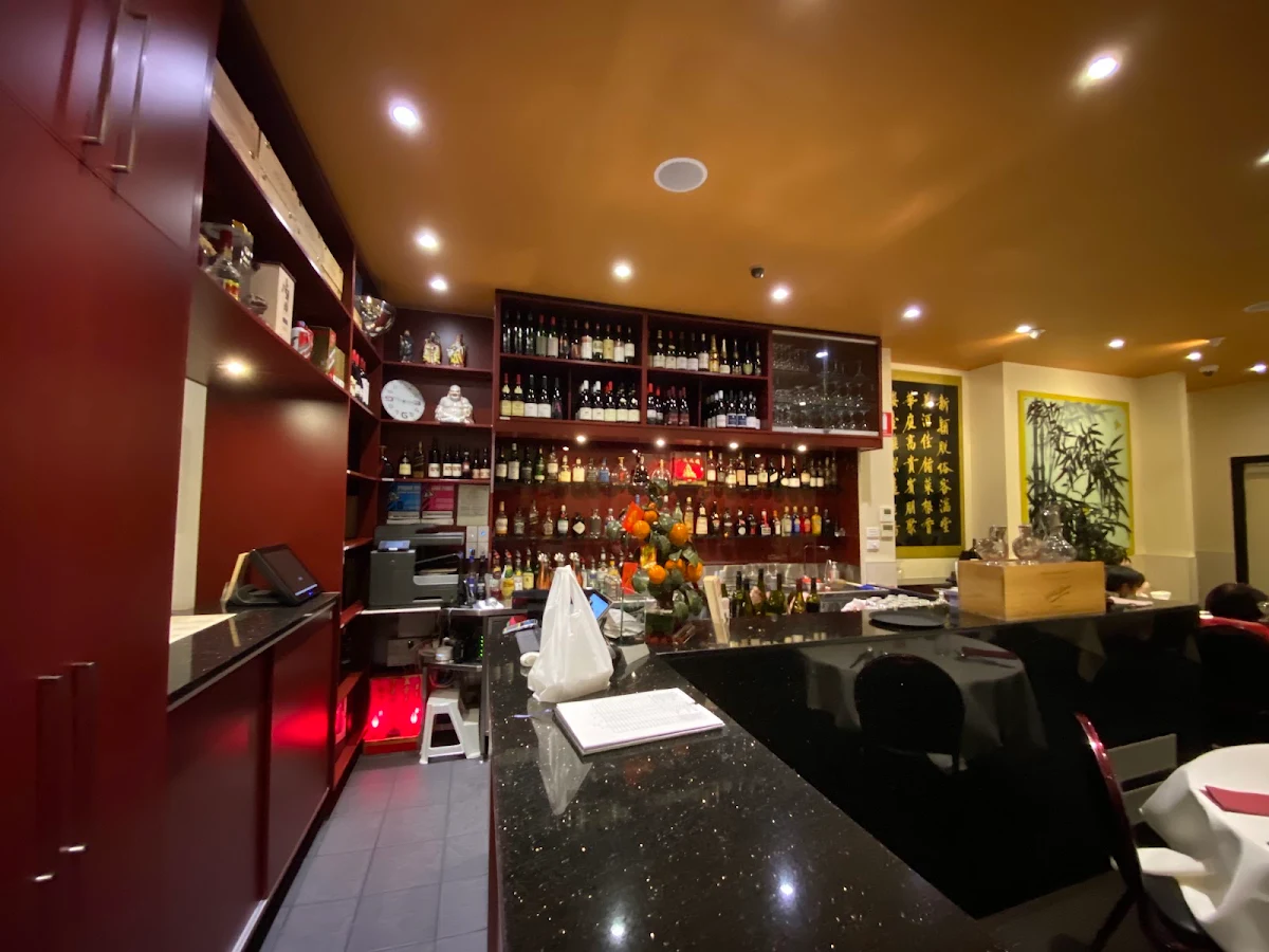 Vibe, Me Wah Restaurant