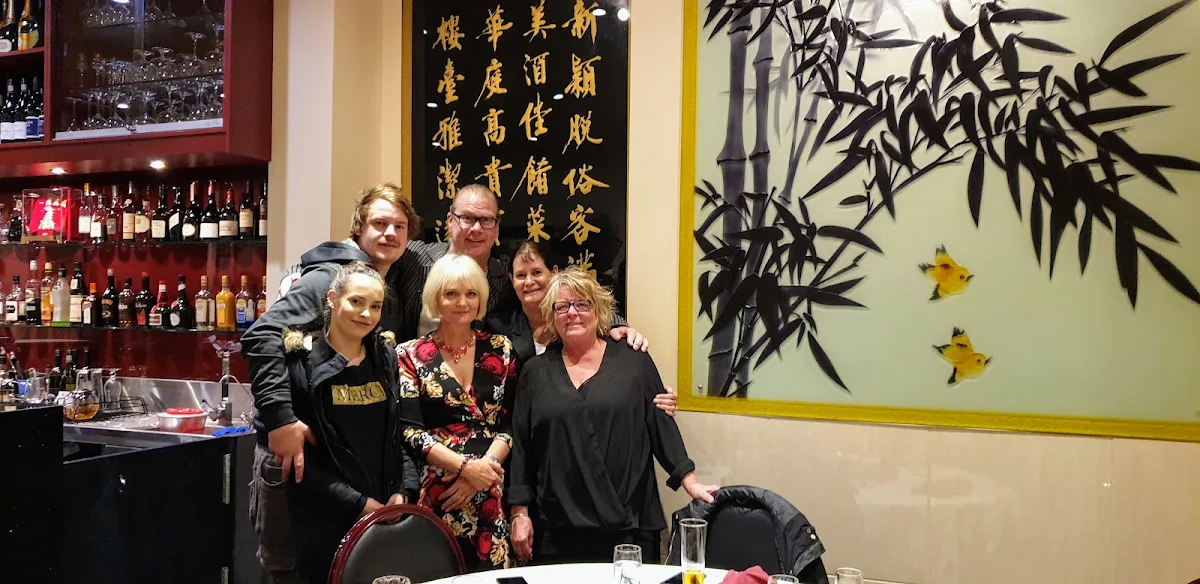 Vibe, Me Wah Restaurant