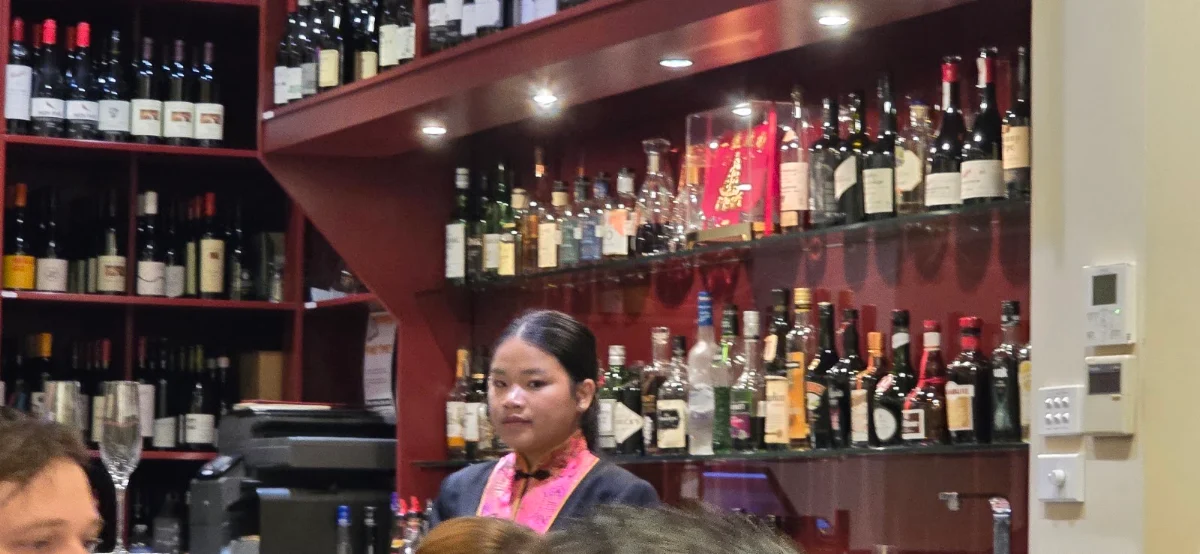 Vibe, Me Wah Restaurant