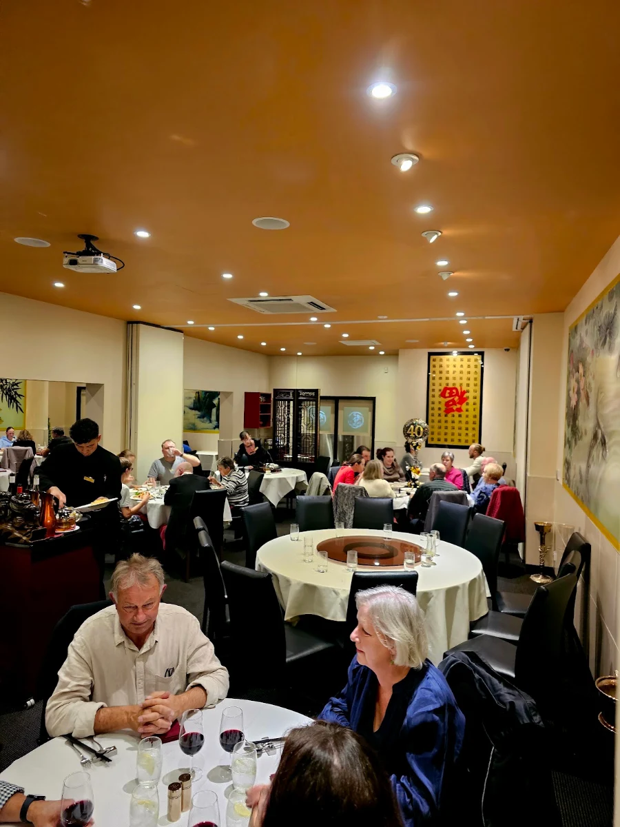 Vibe, Me Wah Restaurant