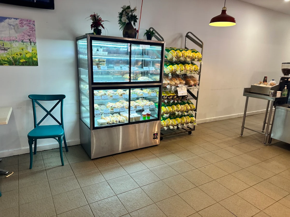 Vibe, Big Apple Bakery