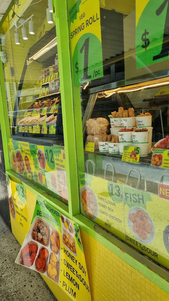 Vibe, supachic fried chicken (Sushwich)