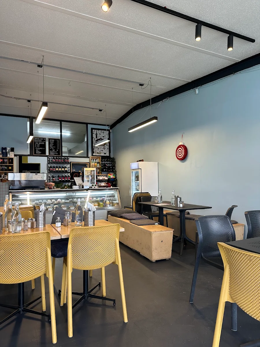 Vibe, WOK N ROL Cafe & Restaurant