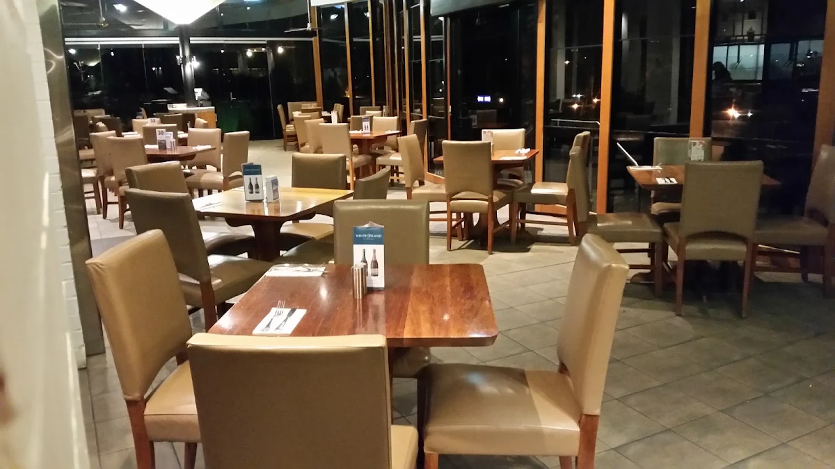 Vibe, Links Restaurant