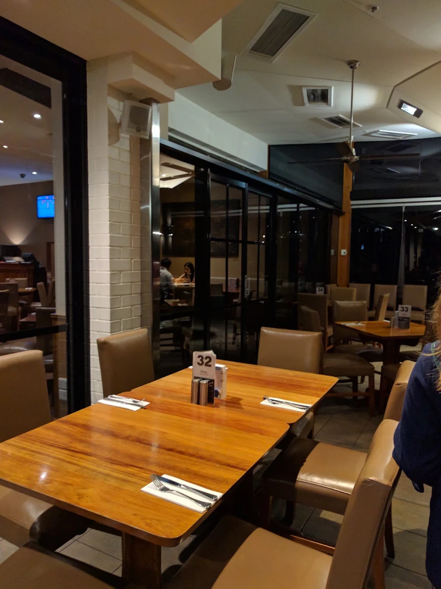 Vibe, Links Restaurant