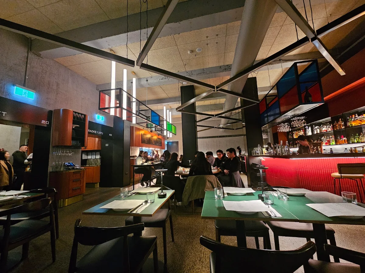 Vibe, Yum Sing House Restaurant