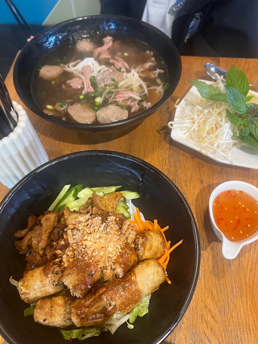 Food & drink, B5 Cafe
