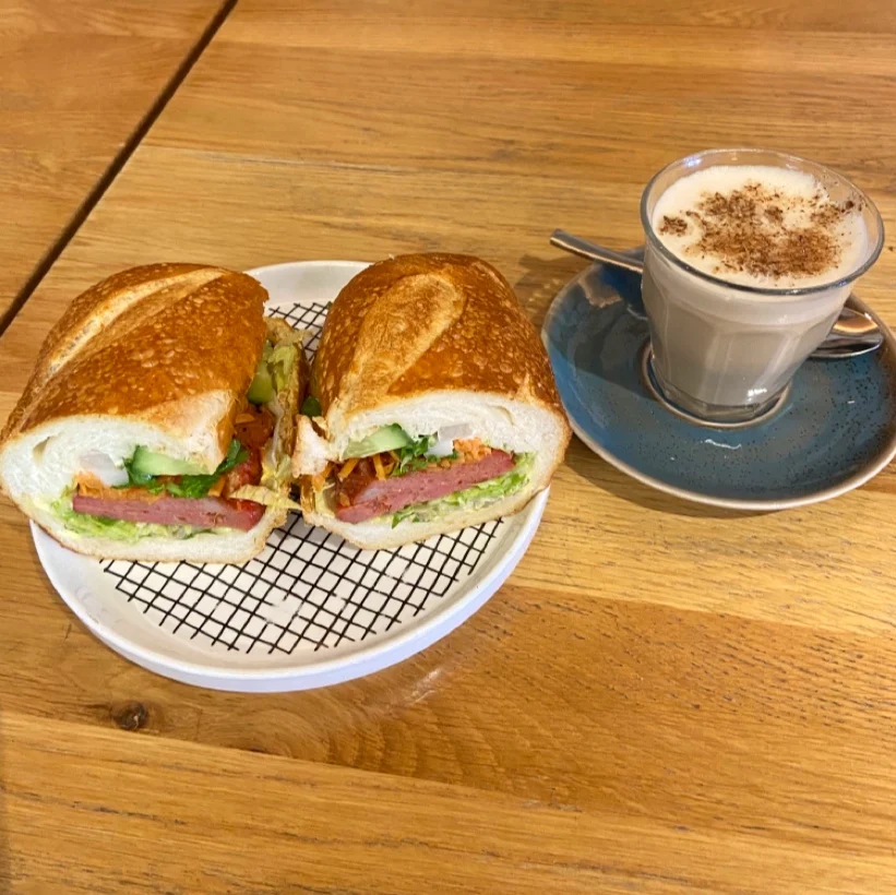 Food & drink, B5 Cafe
