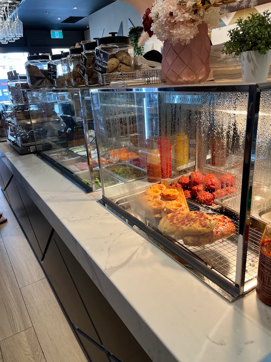 Vibe, B5 Cafe