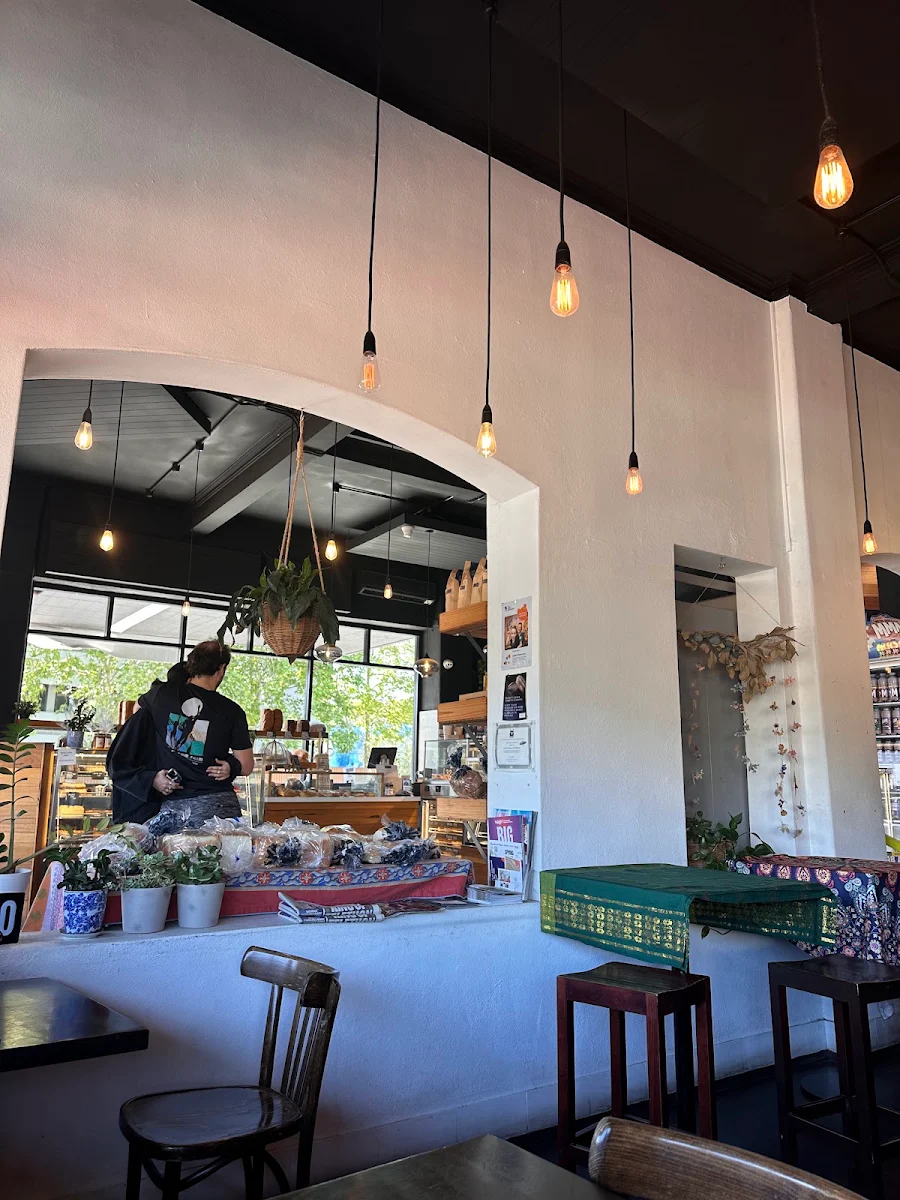Vibe, Lawley's Bakery Cafe