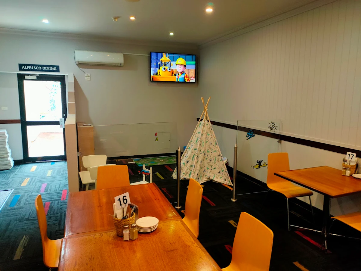 Vibe, Challa Gardens Hotel