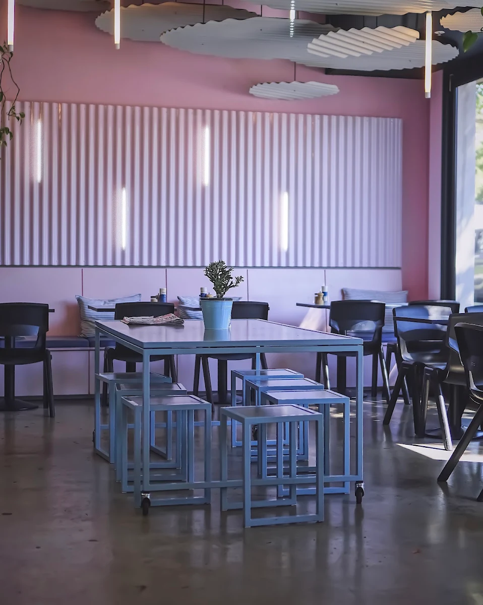 Vibe, Neon Tiger Malvern