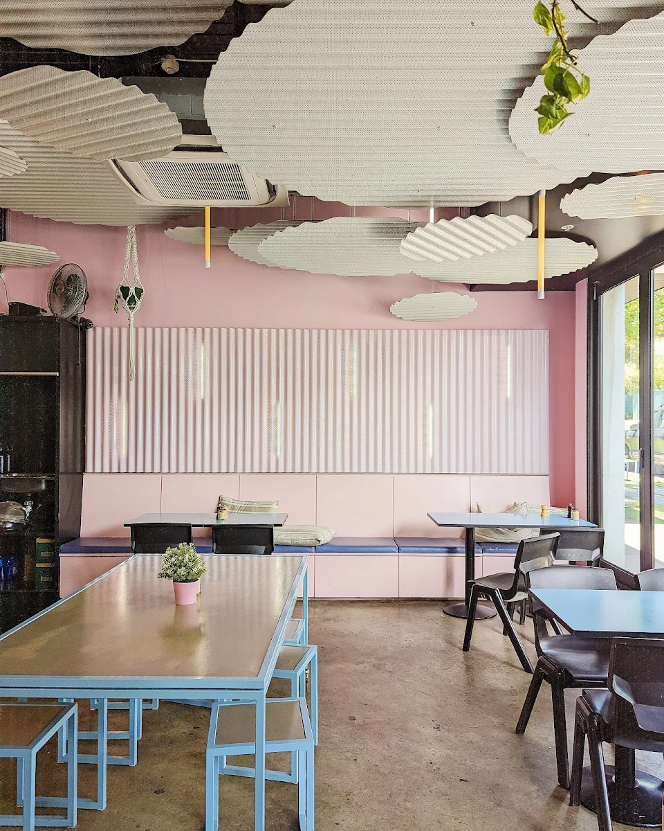 Vibe, Neon Tiger Malvern