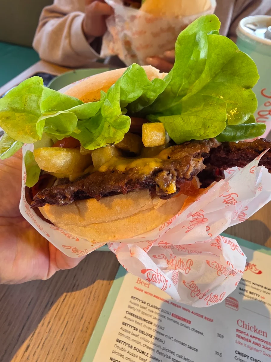Menu, Betty's Burgers