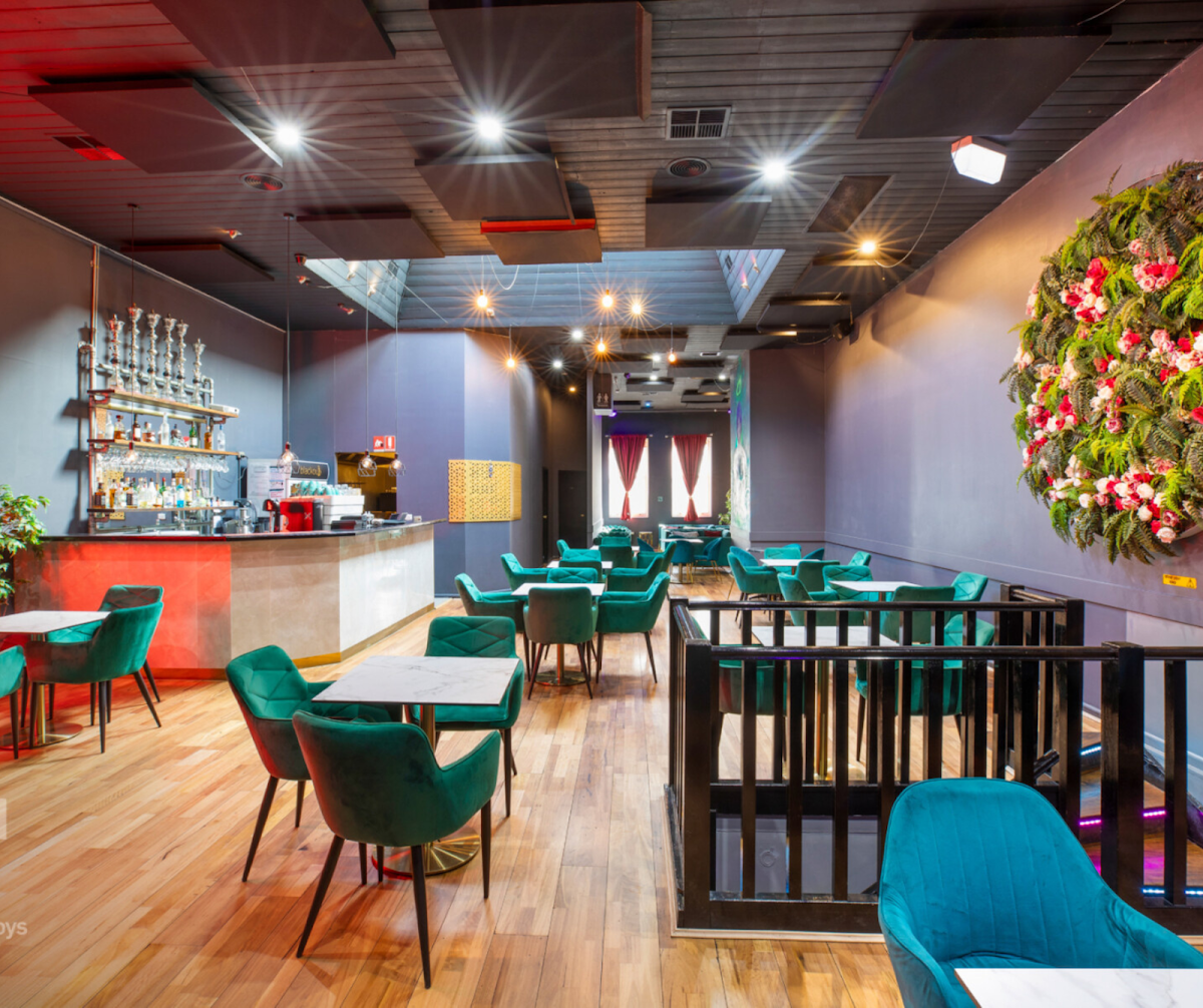 Vibe, Blackout Restaurant and Lounge