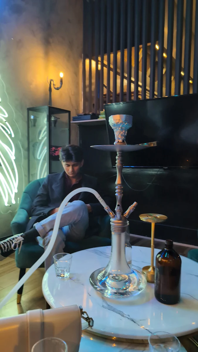 Vibe, Blackout Restaurant and Lounge