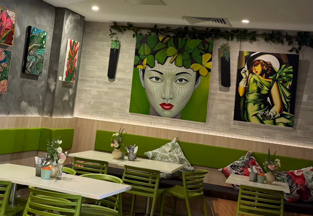 Vibe, Lime Cafe