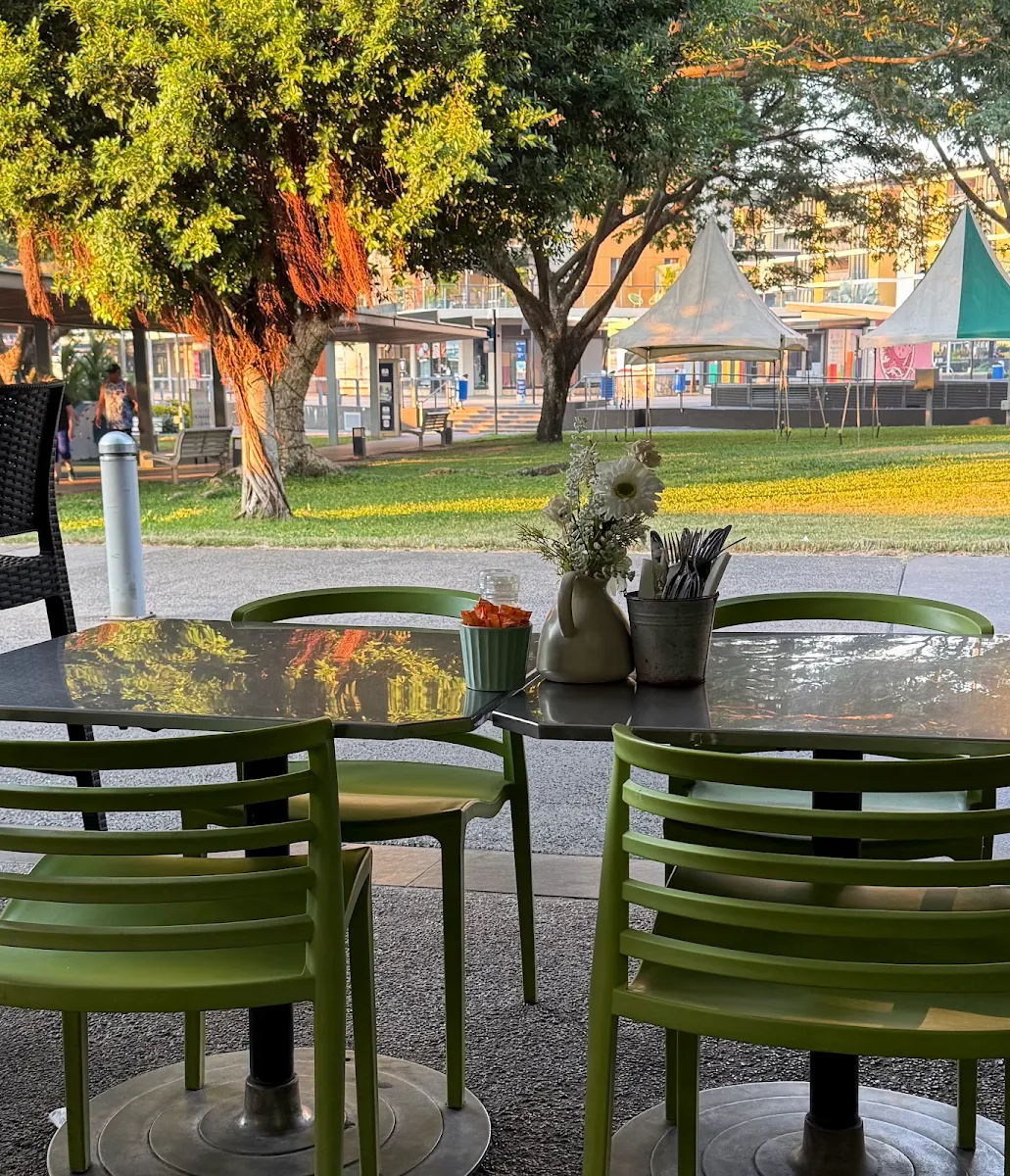Vibe, Lime Cafe
