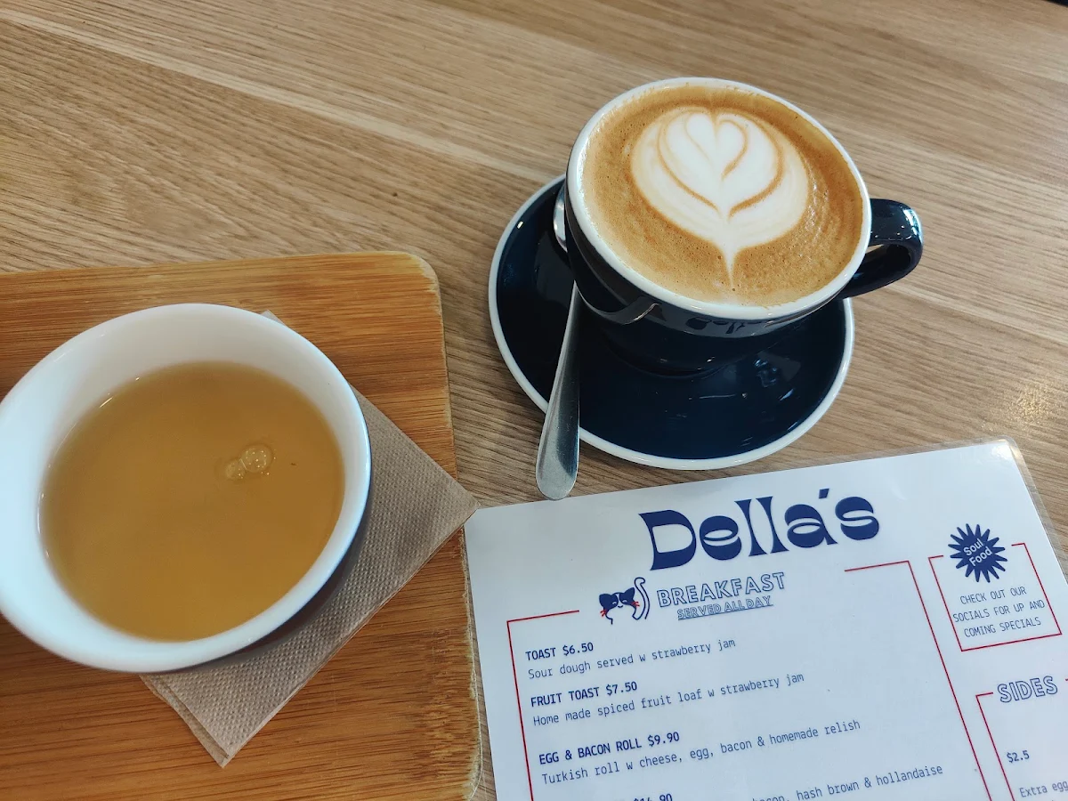 Menu, Della's