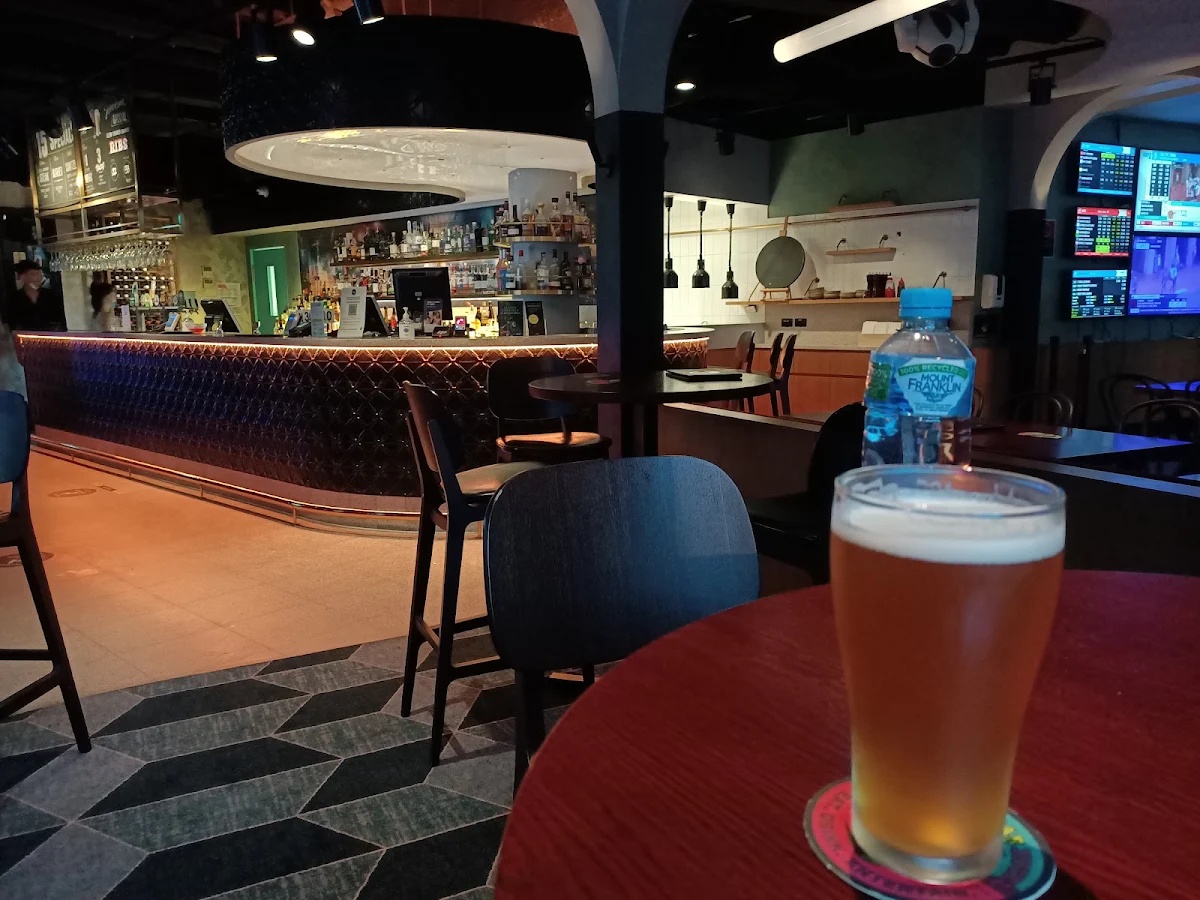 Food & drink, Evening Star Hotel